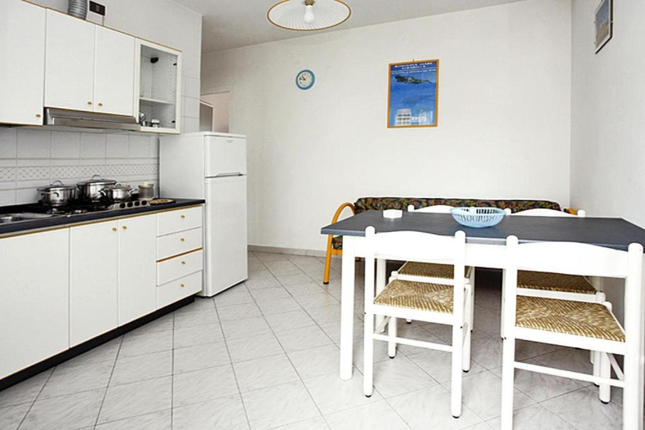 Apartment In Rosolina Mare With A Shared Pool Buitenkant foto