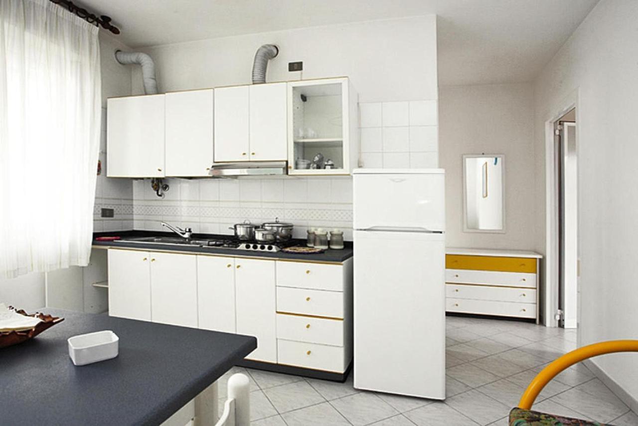 Apartment In Rosolina Mare With A Shared Pool Buitenkant foto